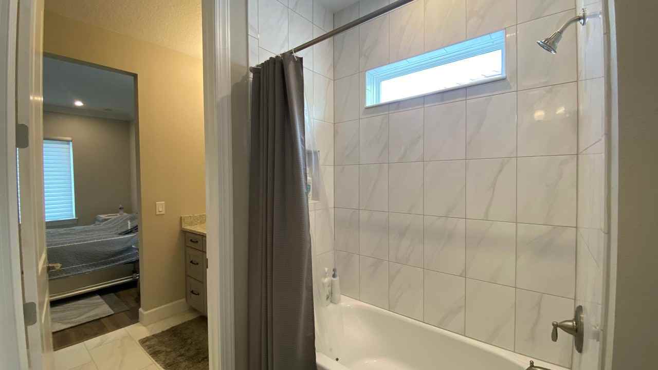 6875 Broglie St - Photo 7 of 28
