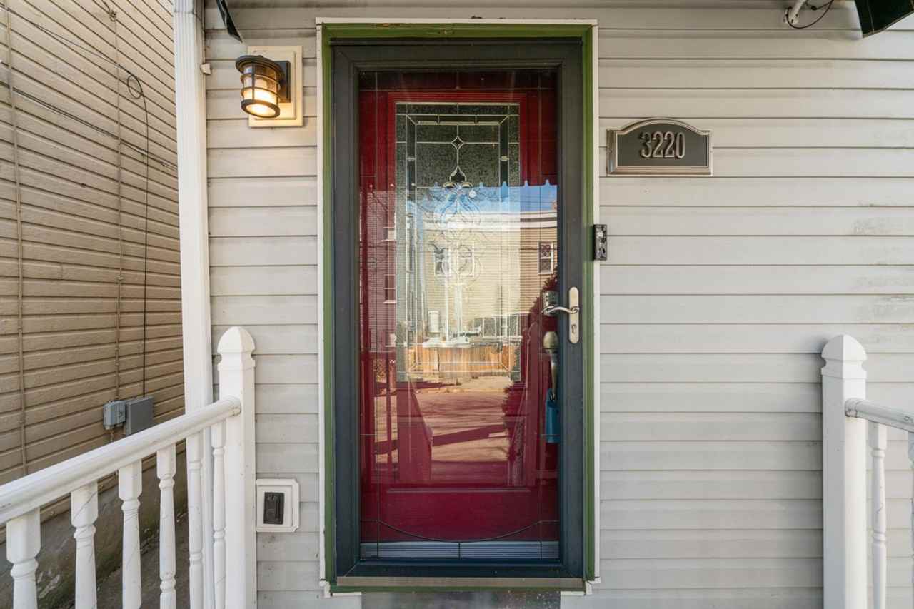 3220 Mary St - Photo 2 of 39