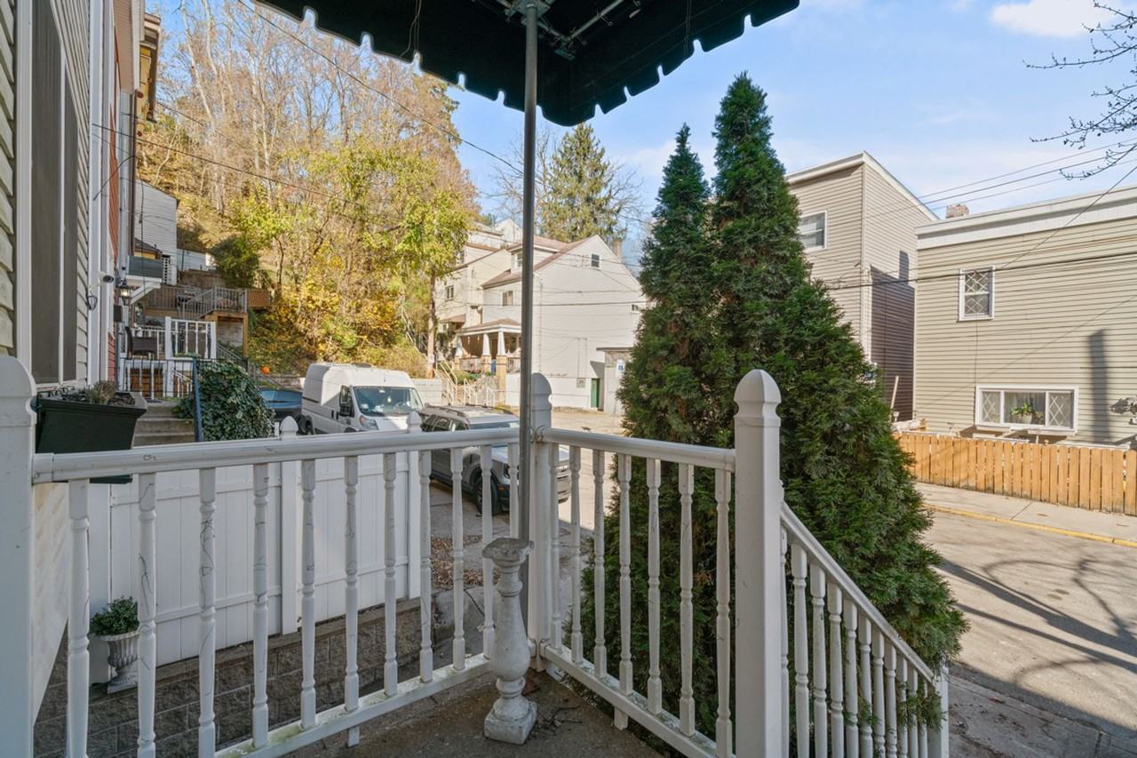3220 Mary St - Photo 3 of 39