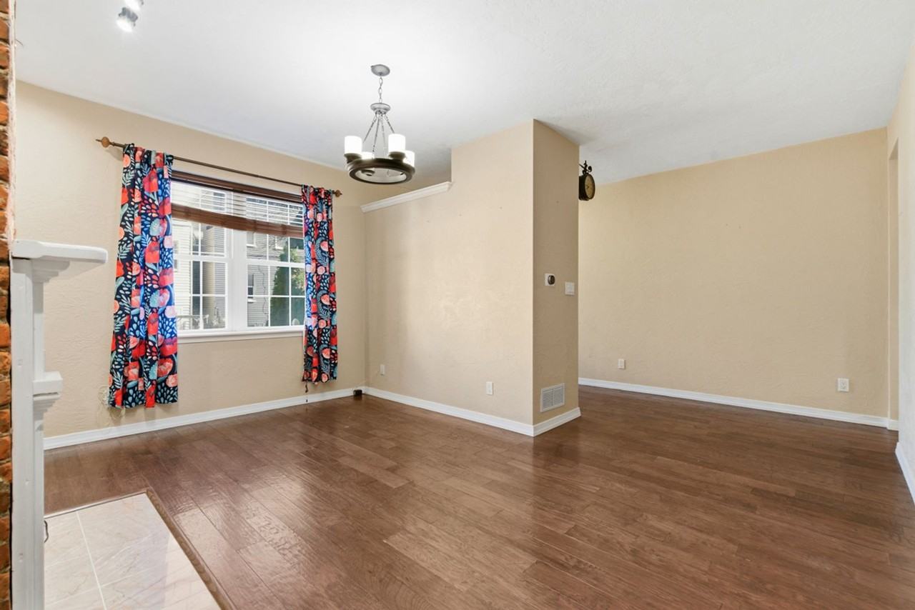 3220 Mary St - Photo 6 of 39