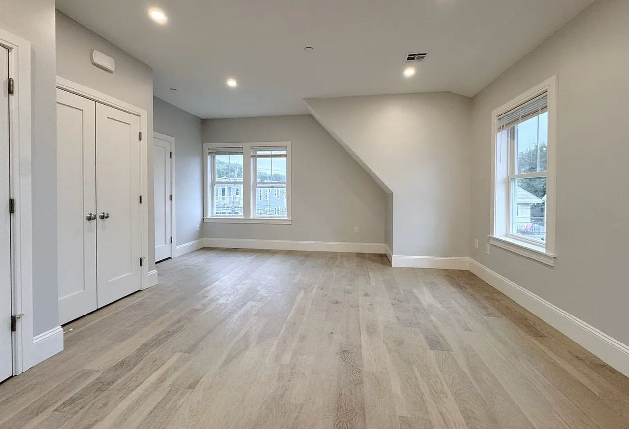 53 Fairbanks St - Photo 3 of 7