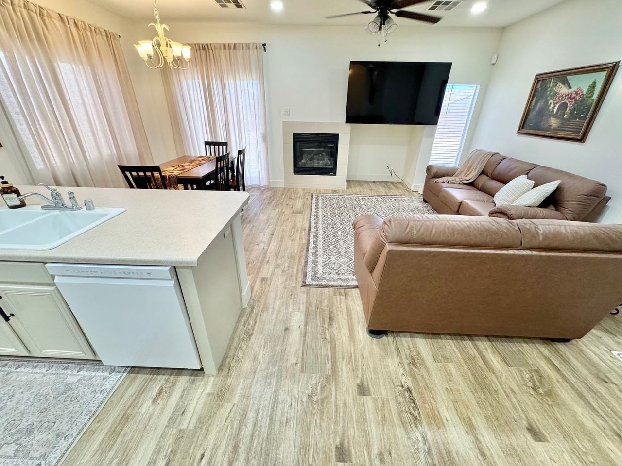 8852 Winter Sky Ave - Photo 3 of 23