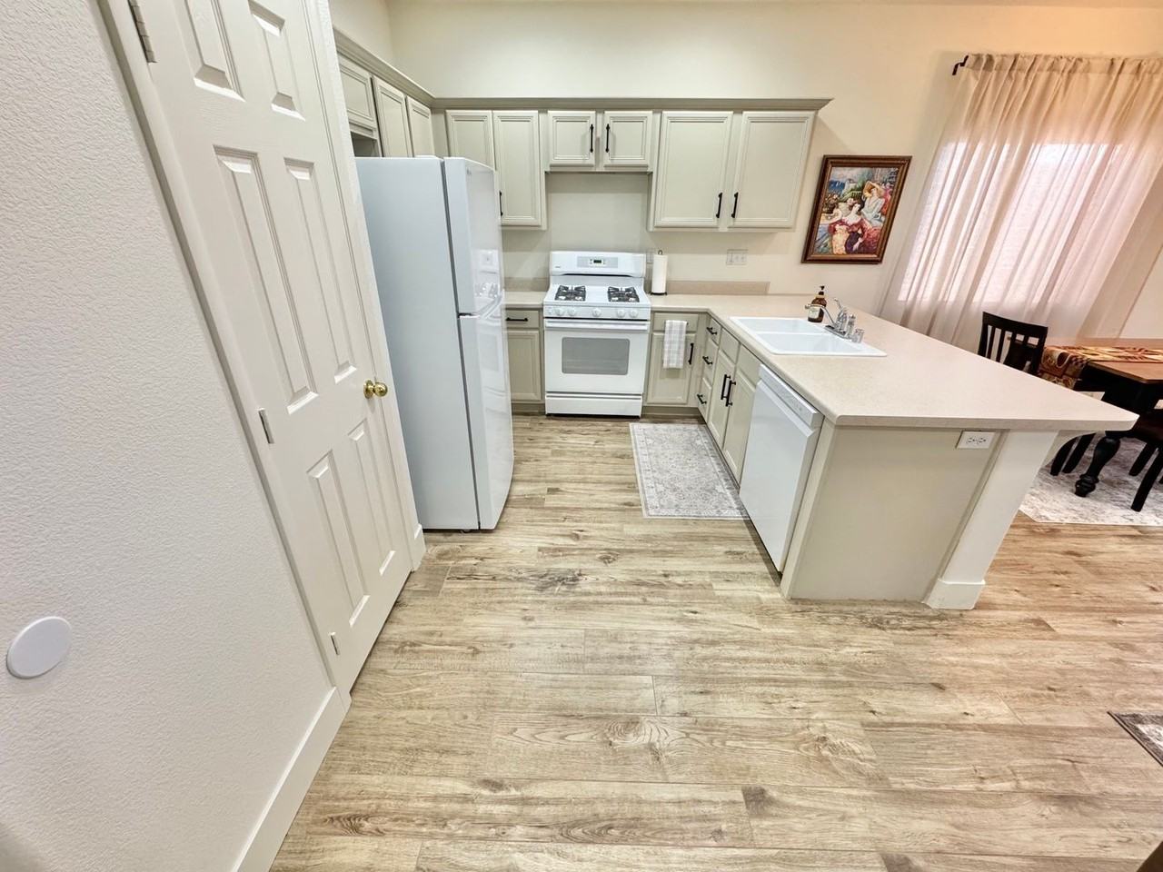 8852 Winter Sky Ave - Photo 6 of 23
