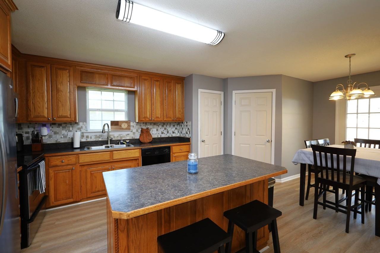 500 Bryson Cir - Photo 4 of 12