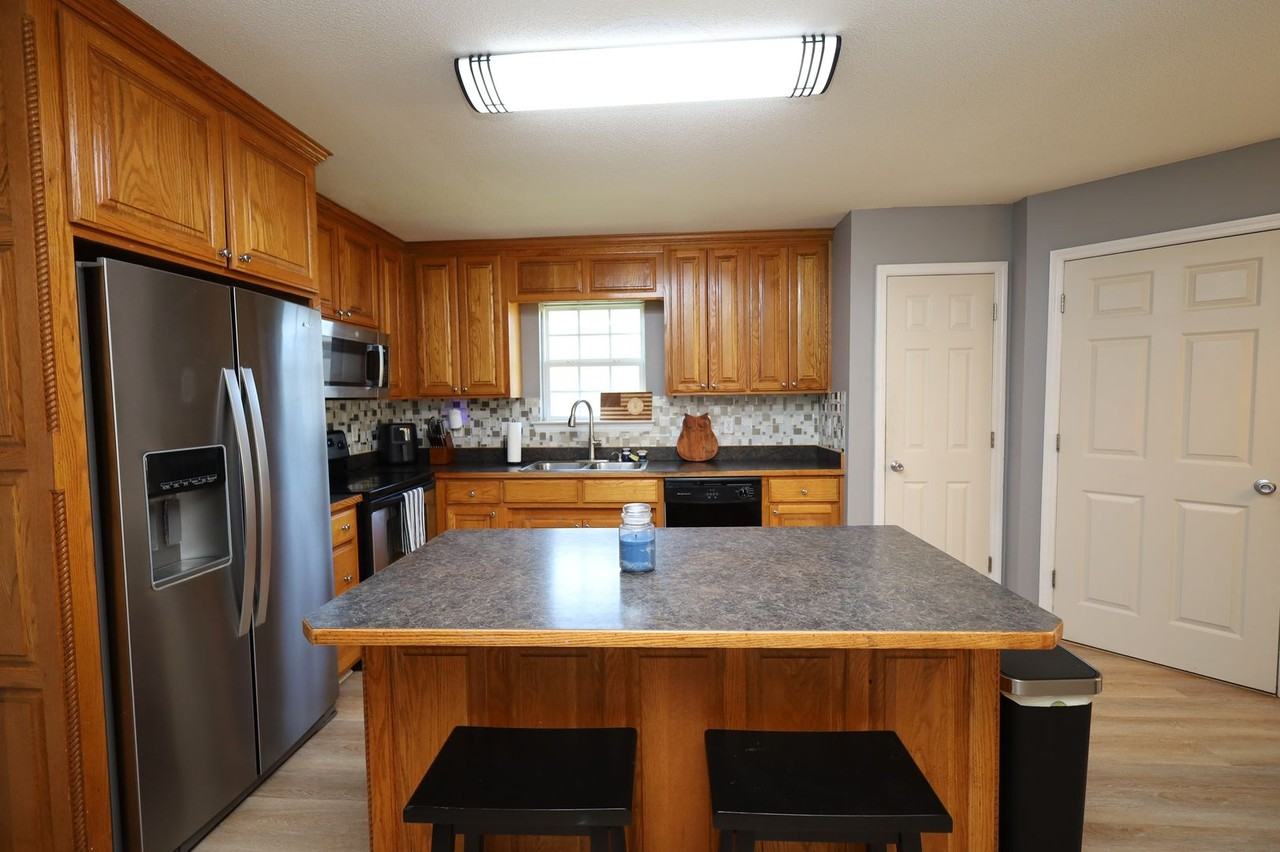 500 Bryson Cir - Photo 5 of 12
