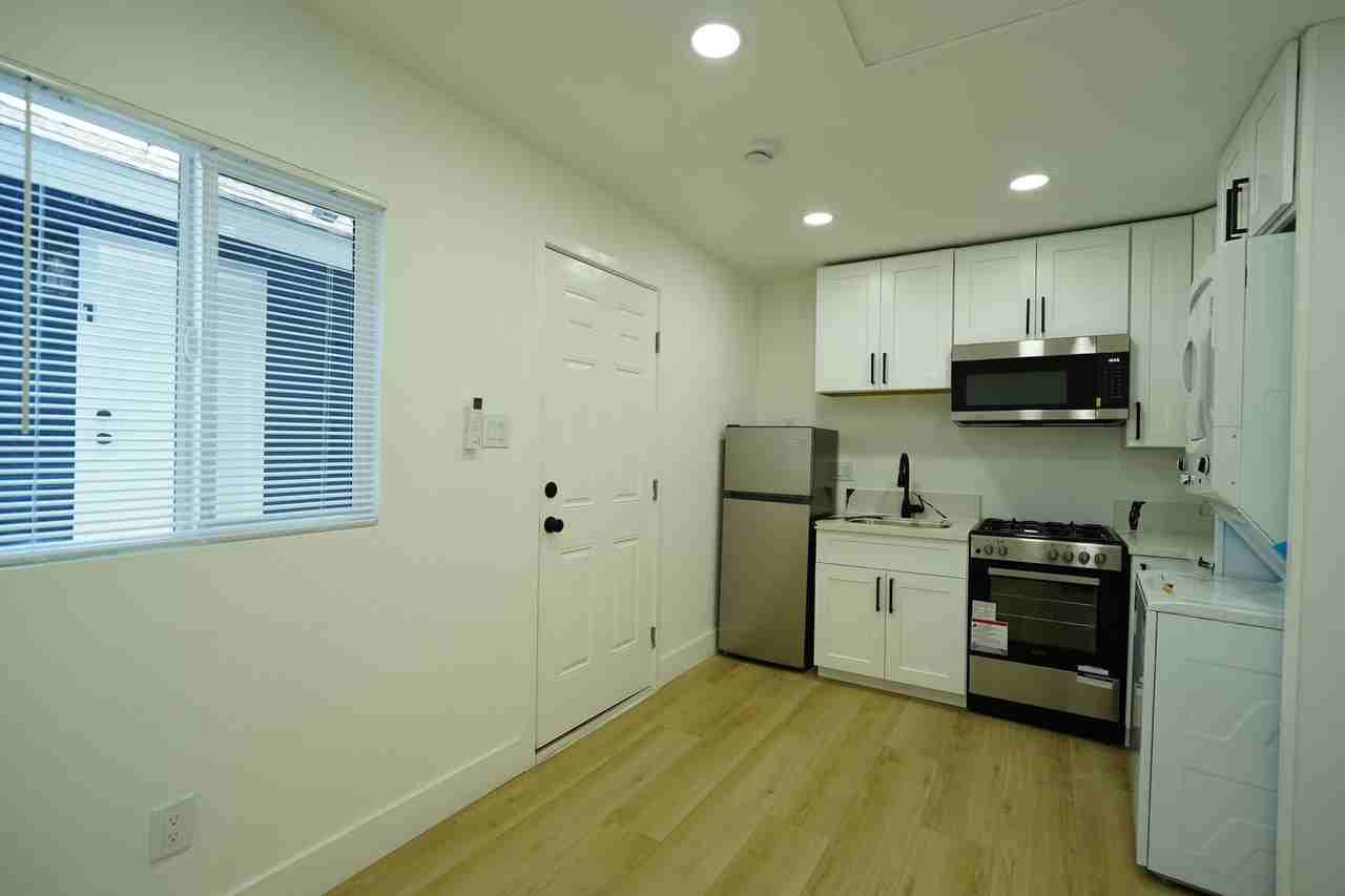 214-216 E High Ave - Photo 6 of 26
