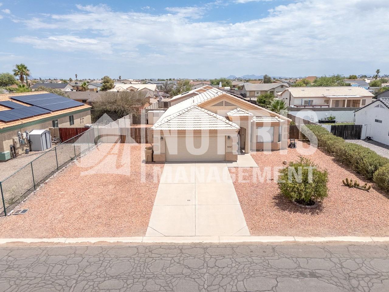 10307 W Midnight Dr - Photo 2 of 41