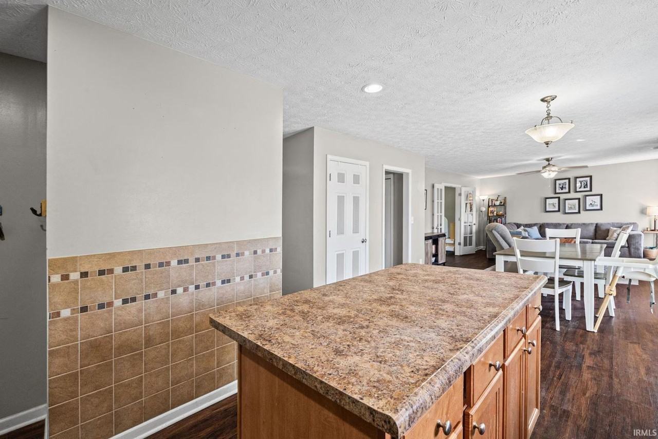 4027 Fiddlesticks Dr - Photo 6 of 33
