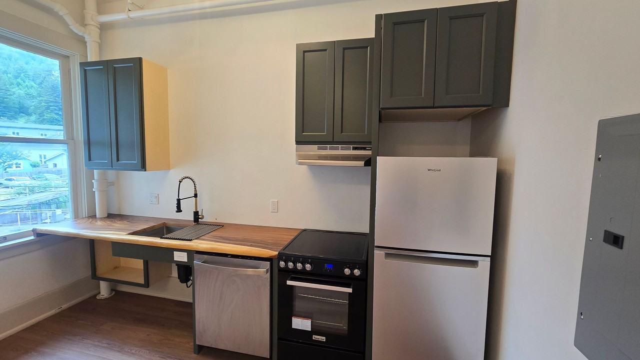 500 B Street - Photo 4 of 15