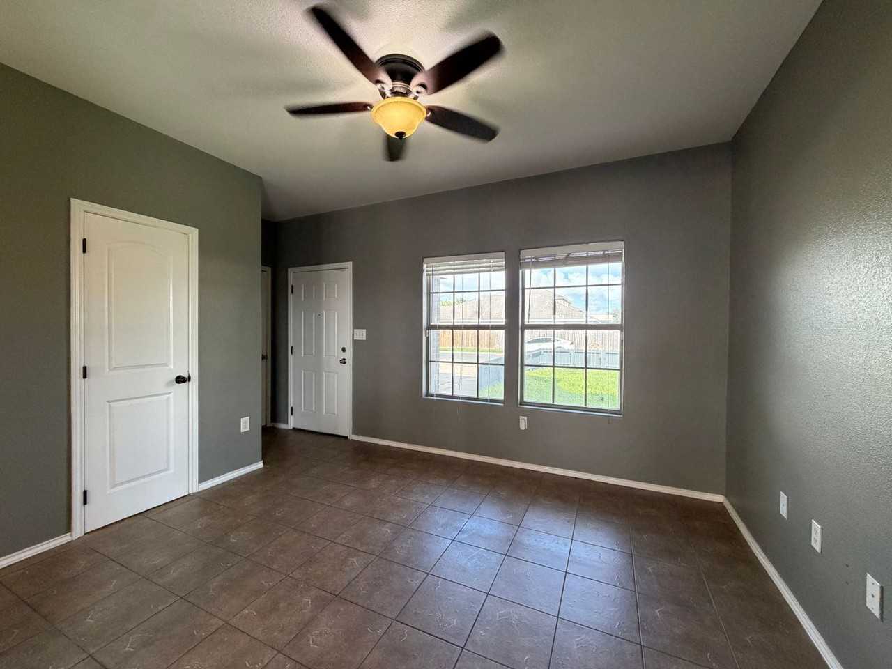 5509 Candace St - Photo 3 of 41