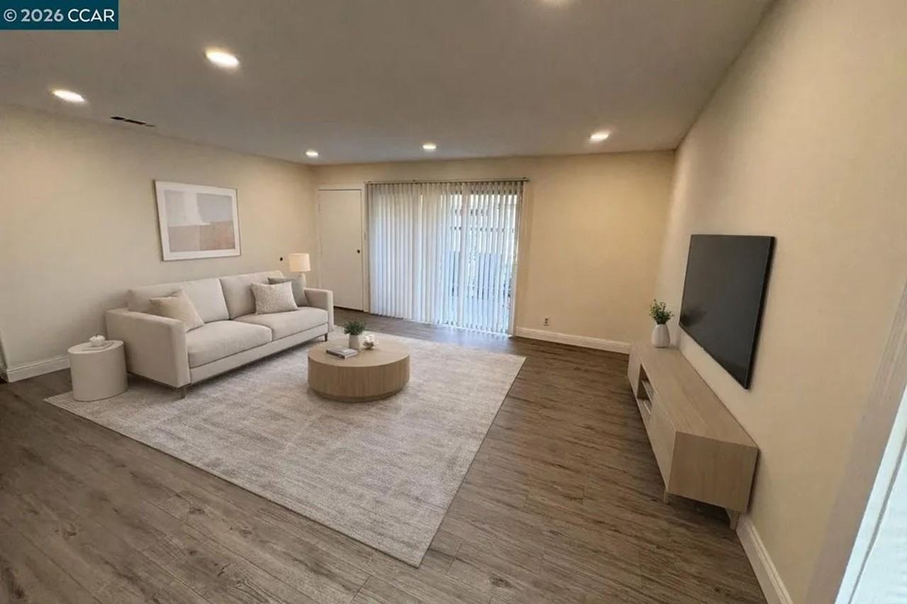 5451 Roundtree Pl #F - Photo 3 of 19