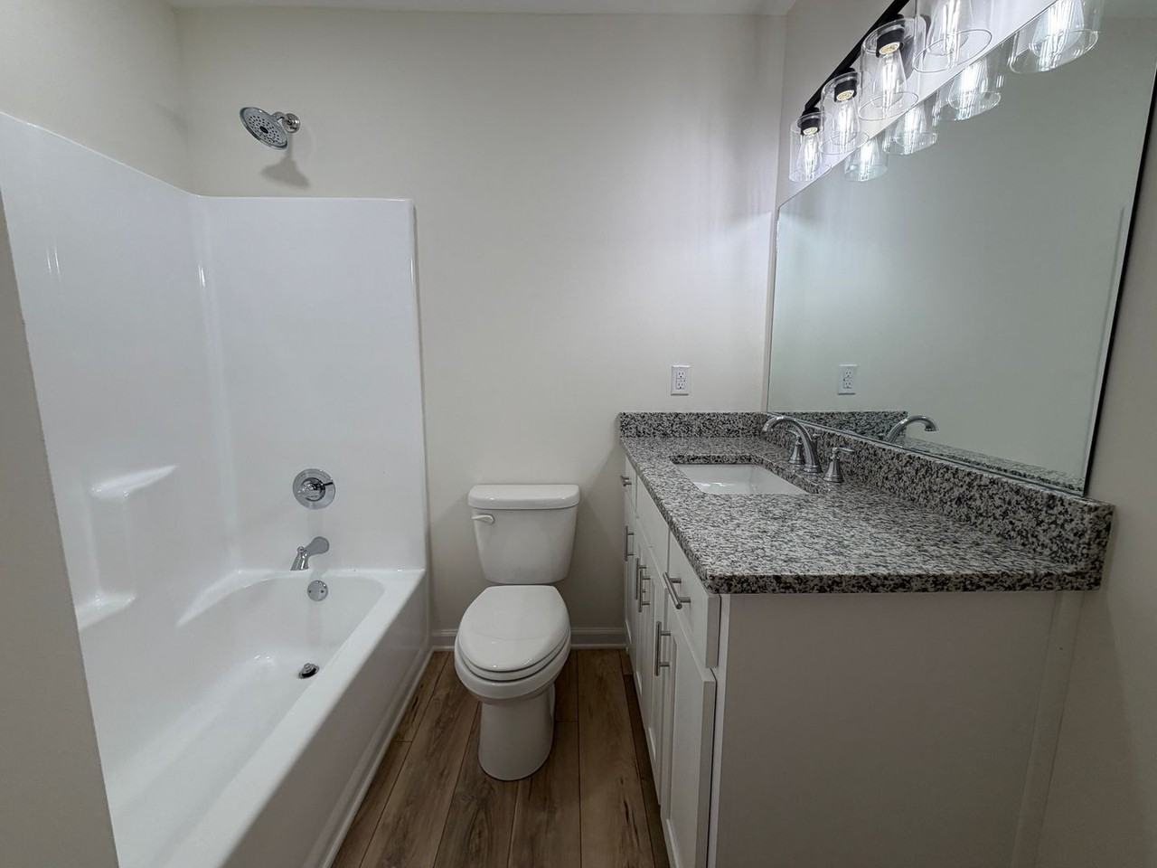 1111 Eaglewood Dr - Photo 7 of 12