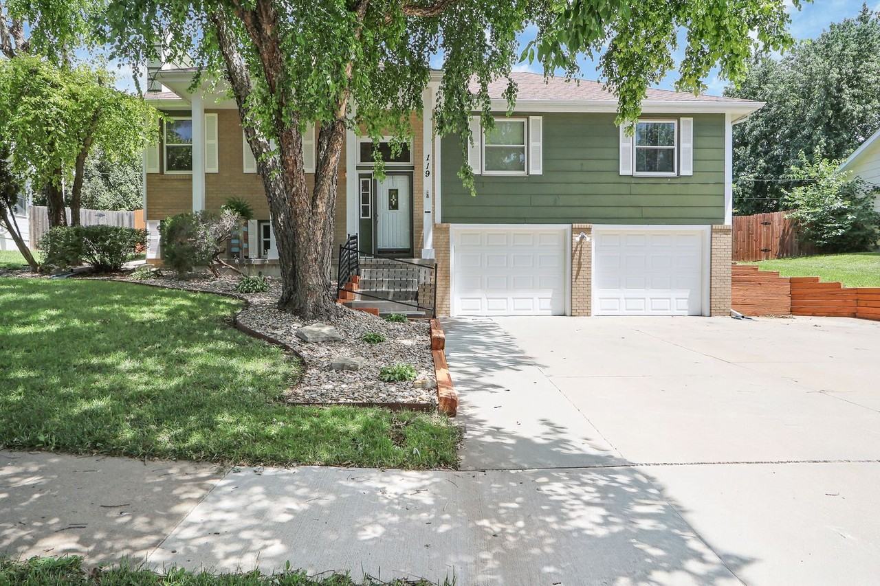 119 N Kaw Dr - Photo 3 of 31
