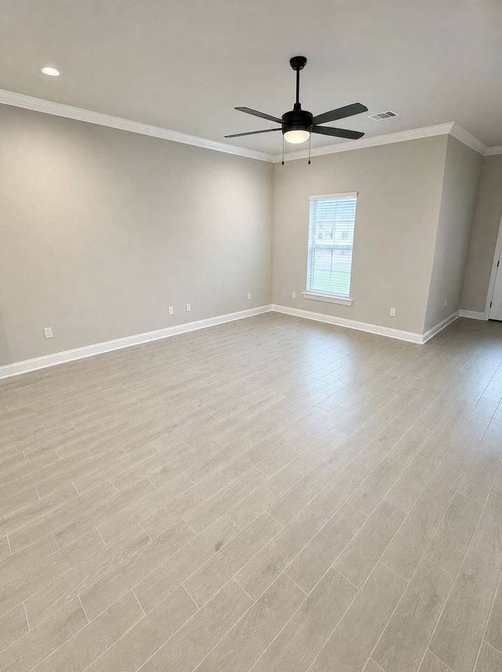213 Paisley Ln - Photo 3 of 8