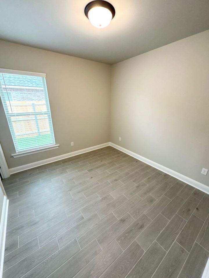 213 Paisley Ln - Photo 6 of 8