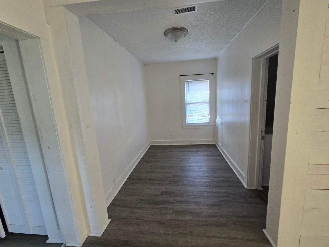 539 Ne Lake St - Photo 4 of 11