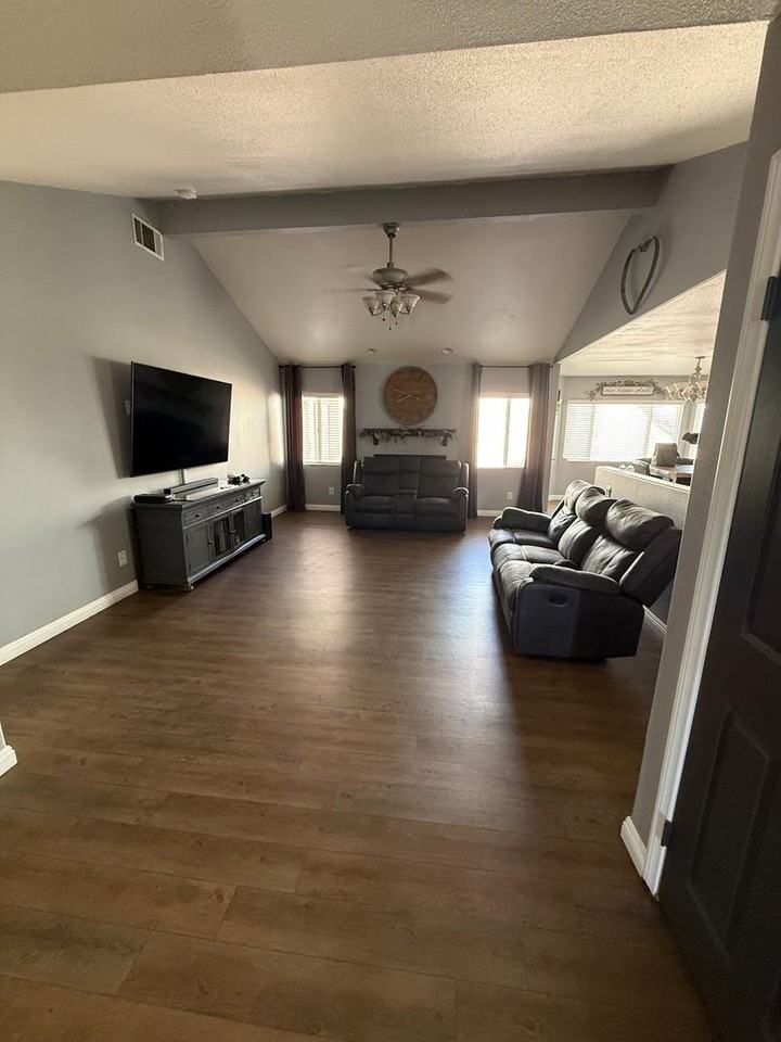 12925 Bermuda Dunes Dr - Photo 3 of 14