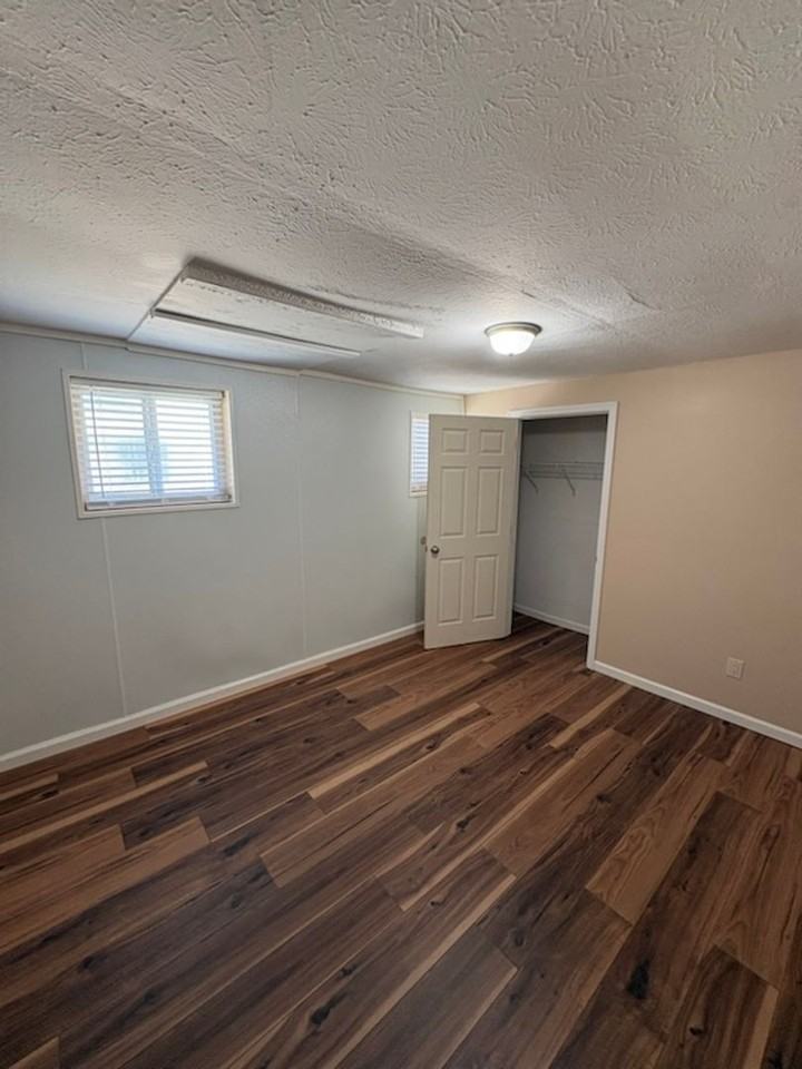 1906 Russell Ave - Photo 6 of 10
