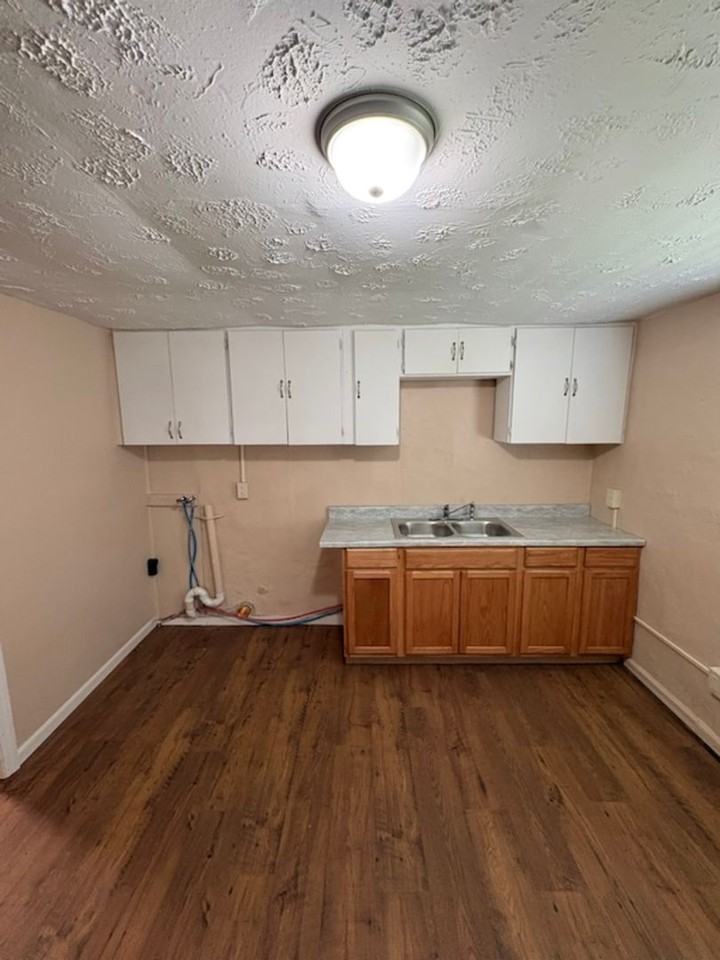 1906 Russell Ave - Photo 7 of 10