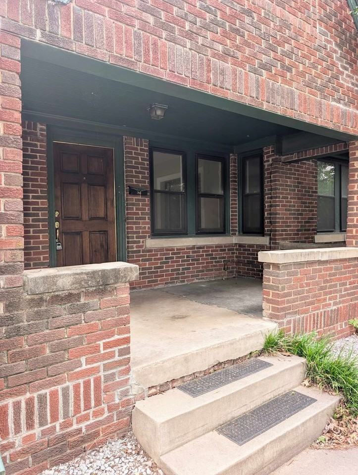 2207 Nw 19th St - Photo 2 of 18
