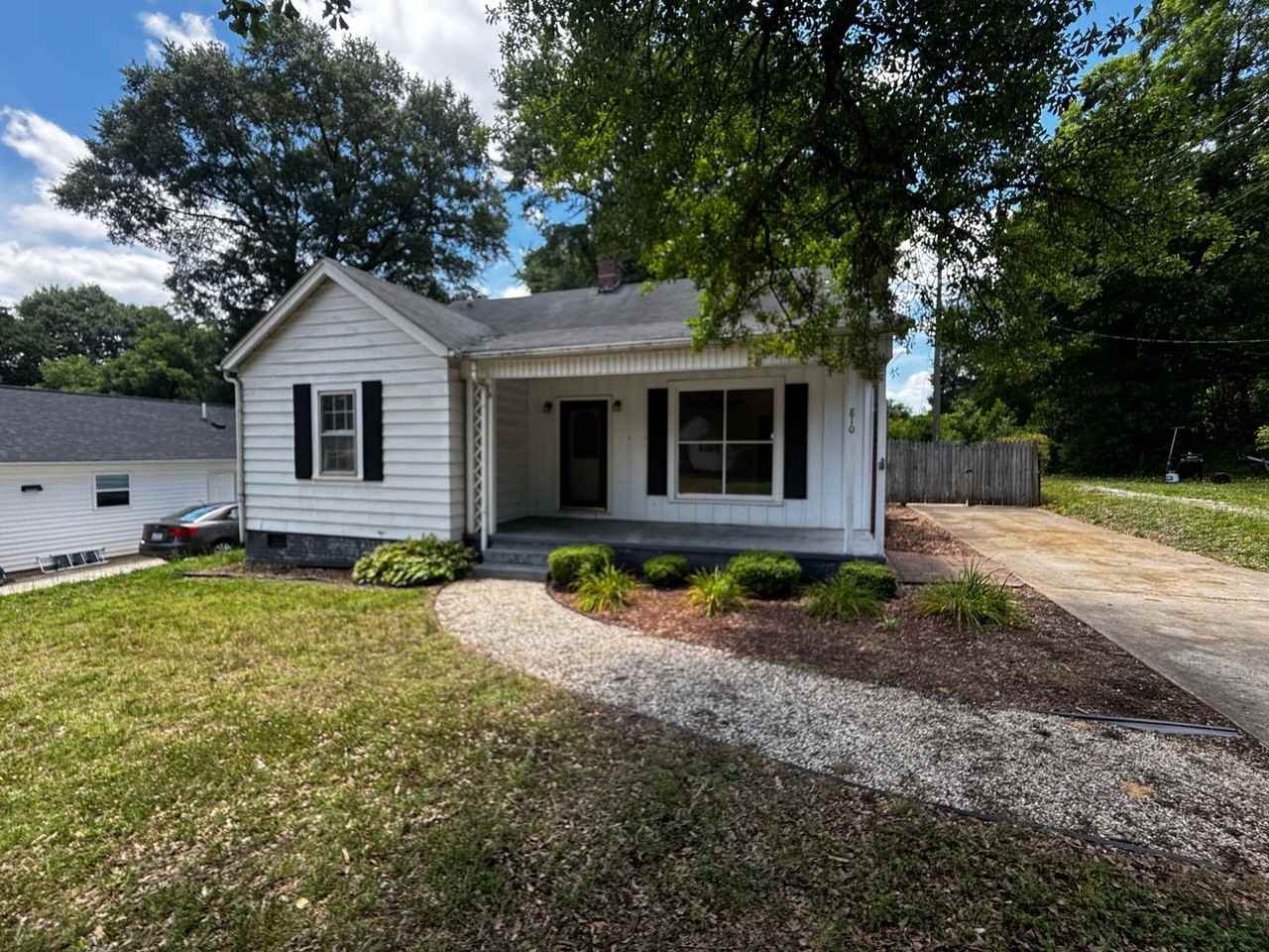810 Kings Rd - Photo 4 of 35