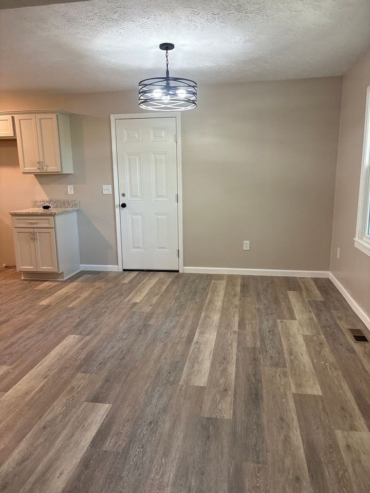 542 Lexington Dr - Photo 2 of 16