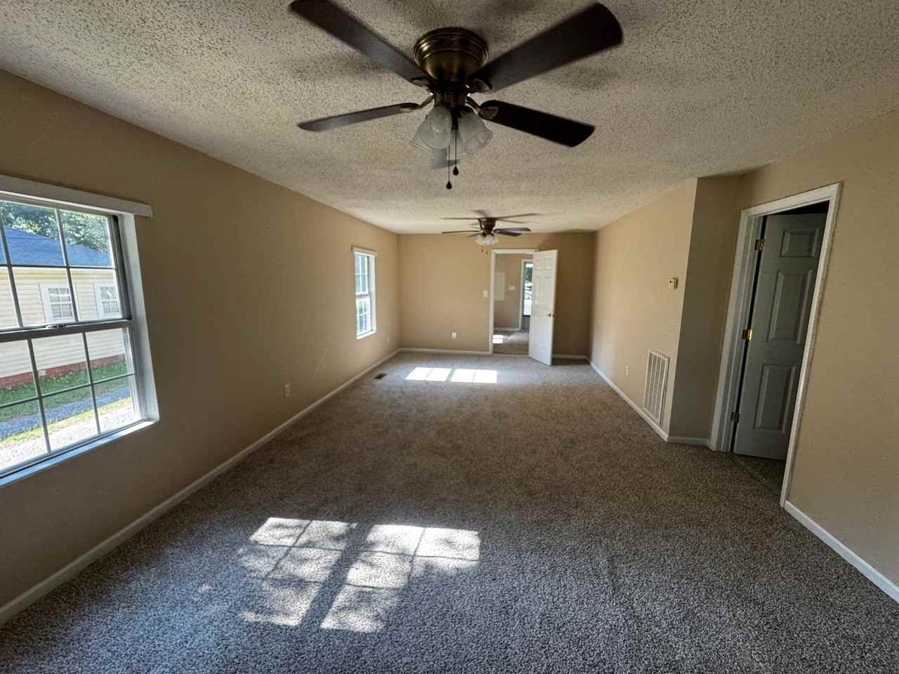 1311 Shelby Rd - Photo 4 of 16