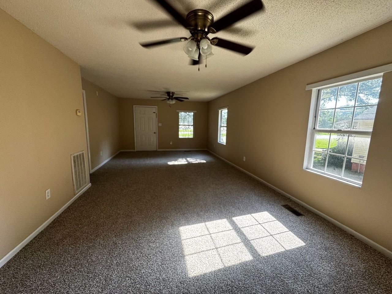1311 Shelby Rd - Photo 5 of 16