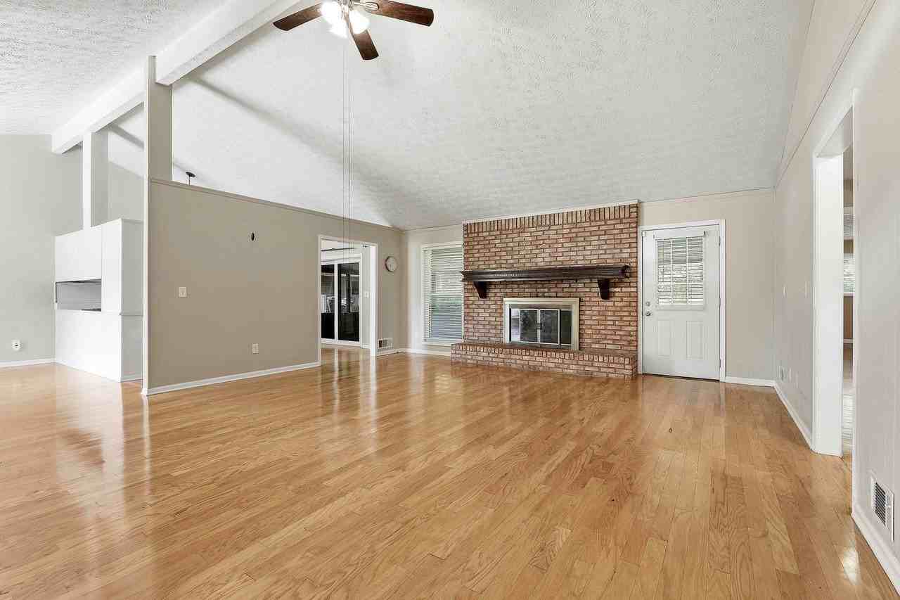 230 New Oak Ridge Trl - Photo 6 of 20