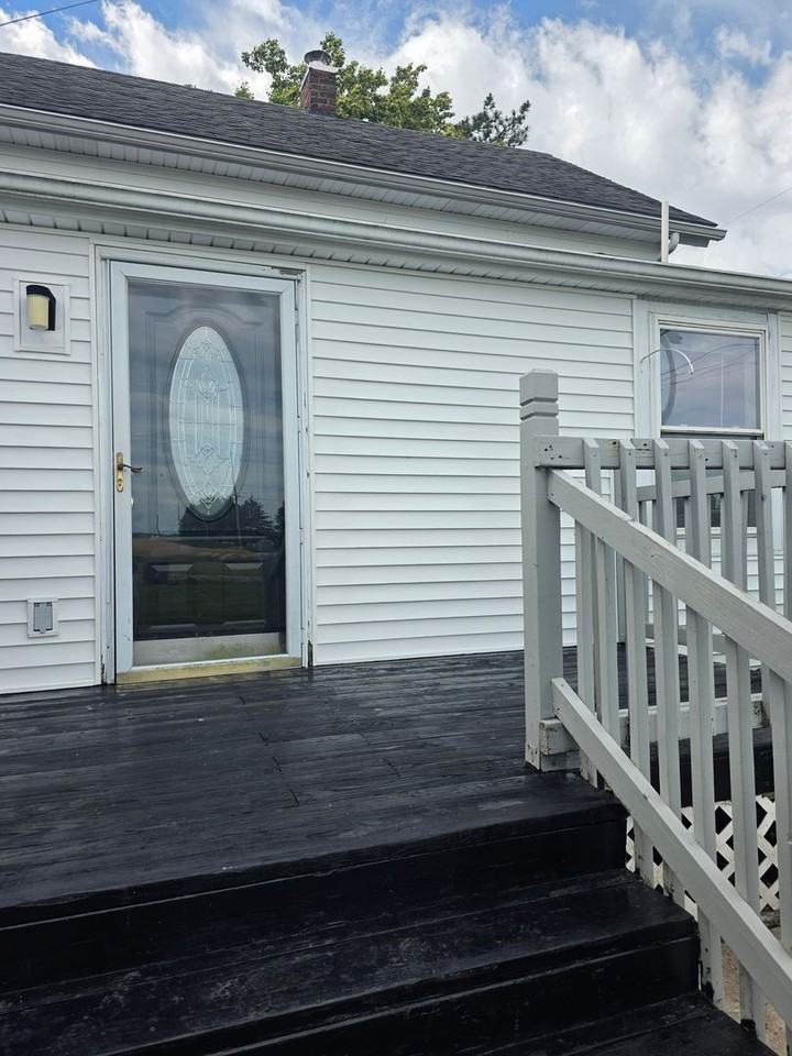 6172 Loe Rd - Photo 5 of 40