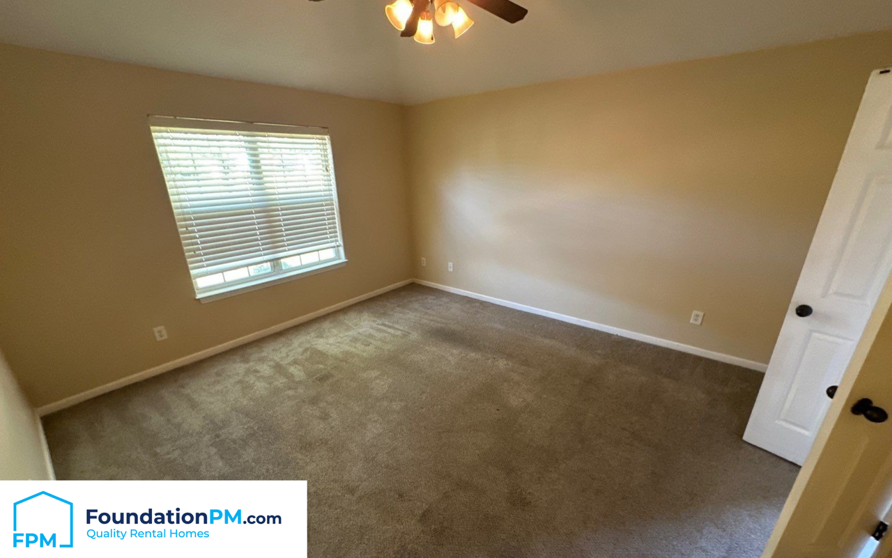 10087 Mill Hill Ave #1 - Photo 7 of 14