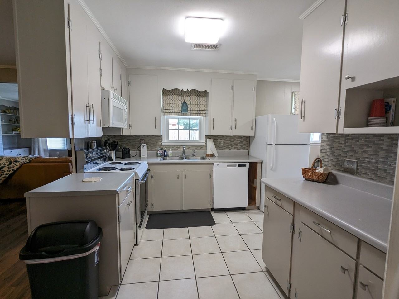 804 Mixon Dr #1 - Photo 4 of 29