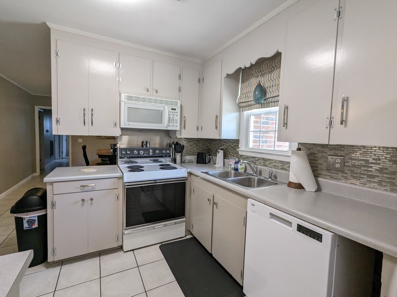 804 Mixon Dr #1 - Photo 5 of 29