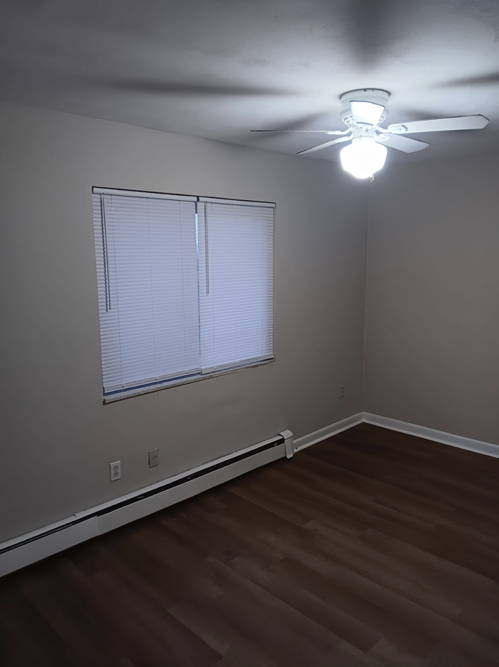 4127 East 3rd Street - 4129 - 2 #4129-2 - Photo 5 of 12