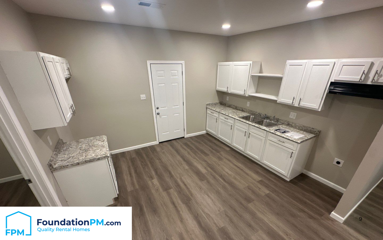 772 Pearce St #1 - Photo 3 of 18