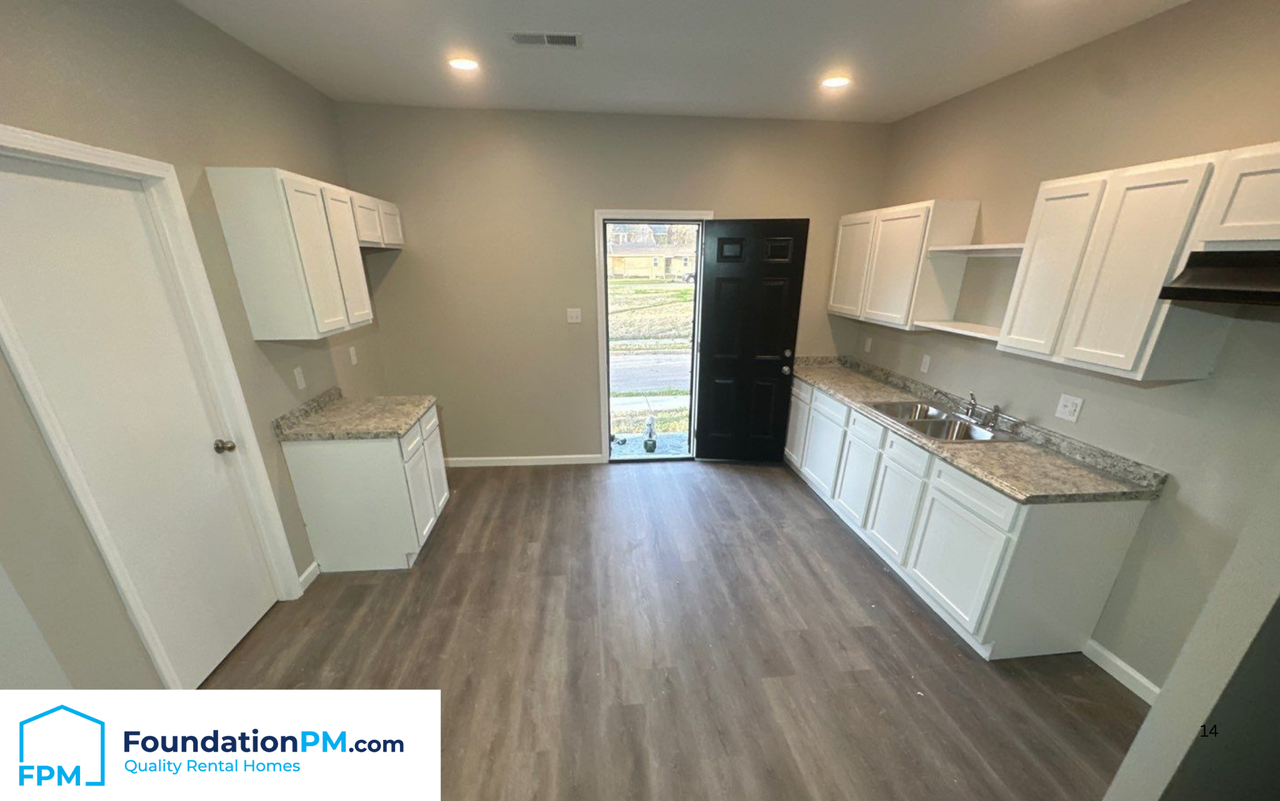 772 Pearce St #1 - Photo 4 of 18