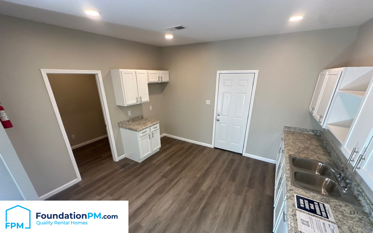 772 Pearce St #1 - Photo 5 of 18