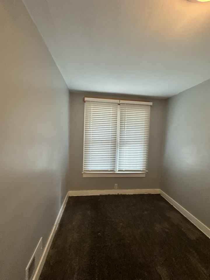 211 W Center St #A1 - Photo 6 of 11