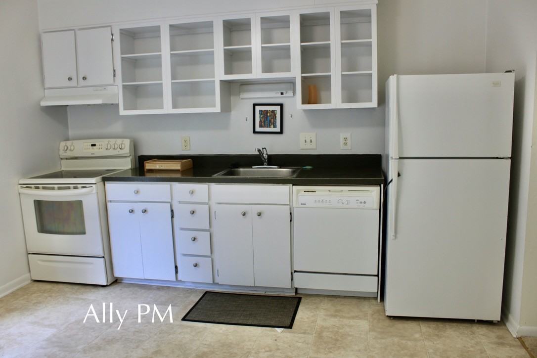 1822 Charles Ct #1 - Photo 3 of 14