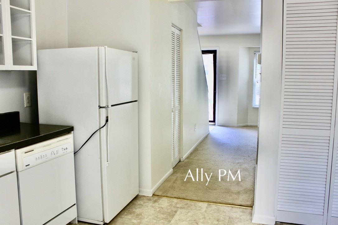 1822 Charles Ct #1 - Photo 4 of 14