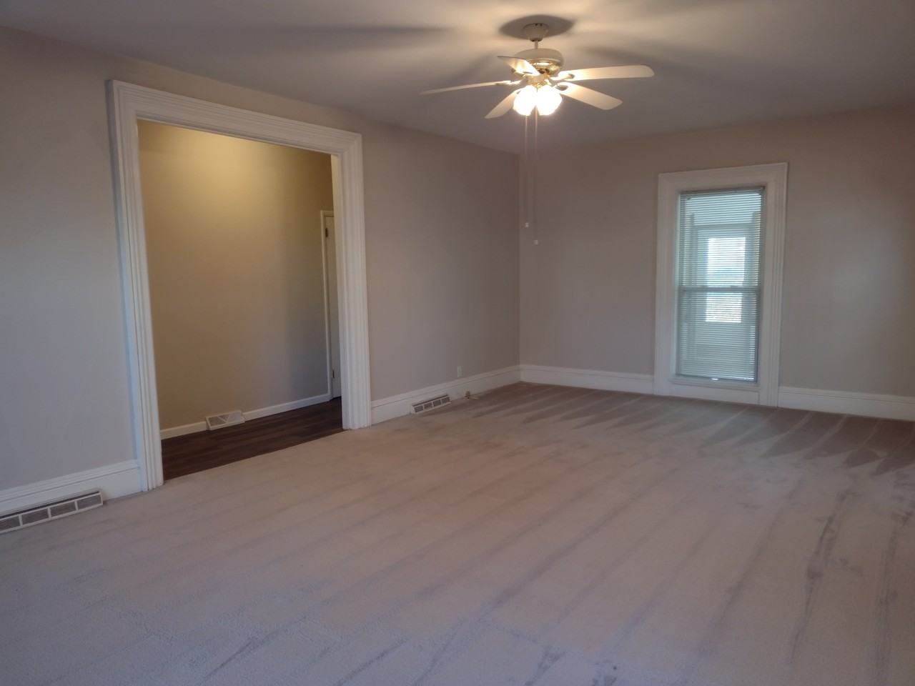 679 W Stephenson St Lowr #1 - Photo 2 of 8