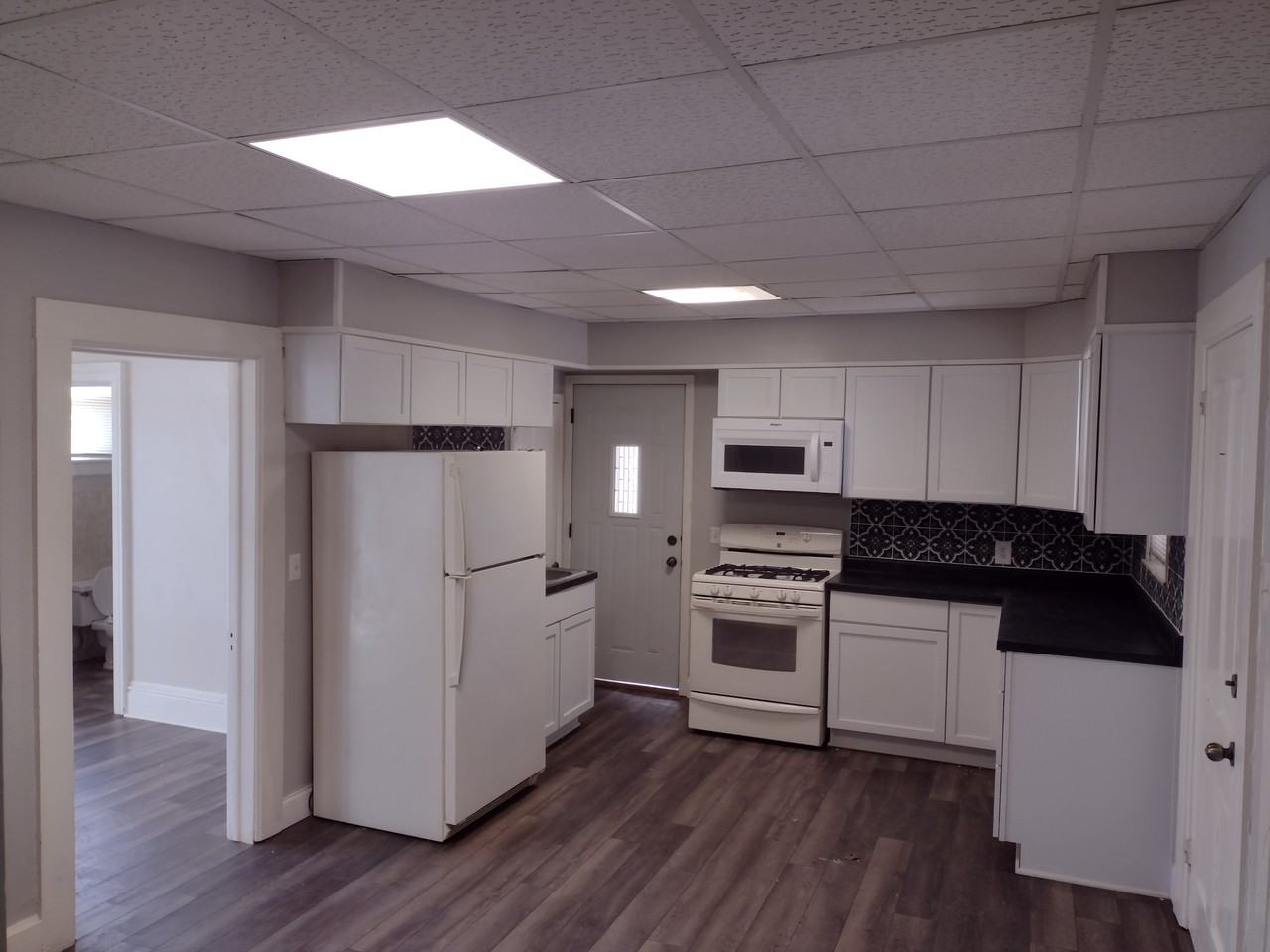 679 W Stephenson St Lowr #1 - Photo 5 of 8