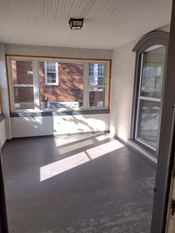 679 W Stephenson St Lowr #1 - Photo 7 of 8
