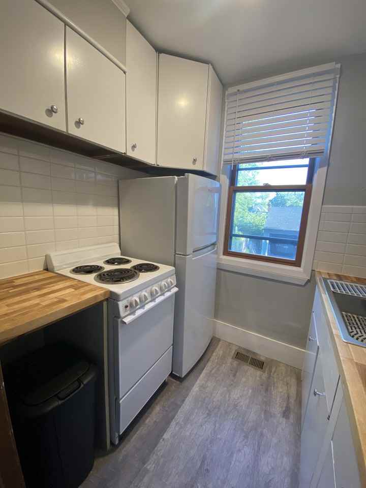 4923 Cass St #1 - Photo 4 of 10