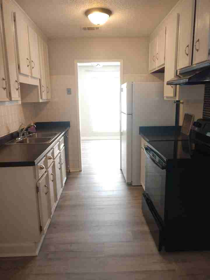 1107 Caroline Ave #1 - Photo 6 of 10
