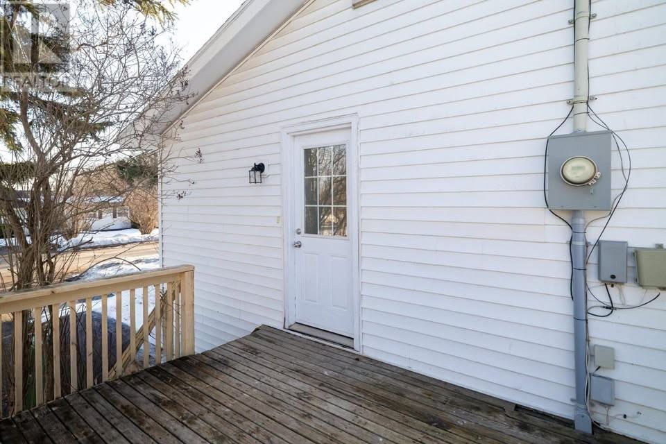 44 Westcomb Cres Lowr Level - Photo 2 of 15