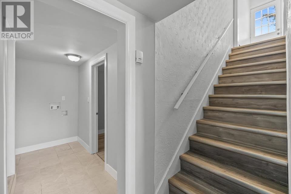 44 Westcomb Cres Lowr Level - Photo 3 of 15