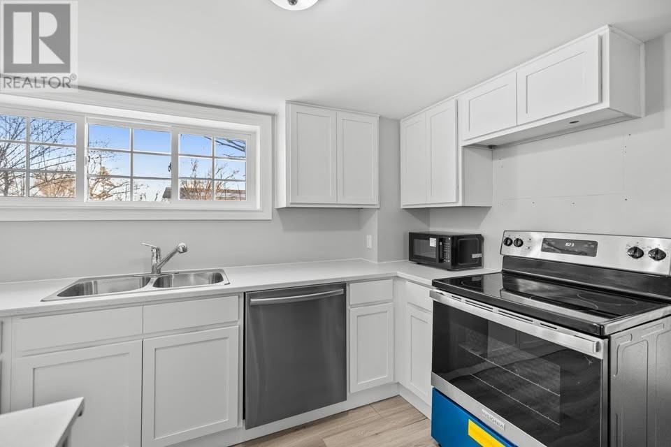 44 Westcomb Cres Lowr Level - Photo 5 of 15