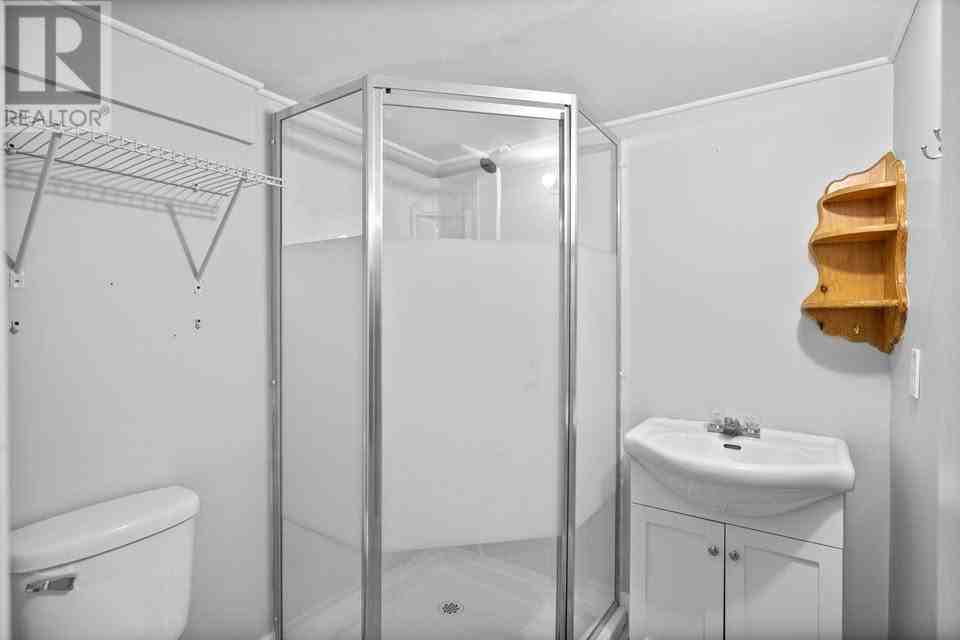 44 Westcomb Cres Lowr Level - Photo 7 of 15