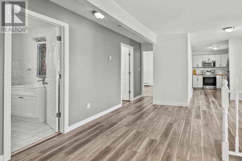 44 Westcomb Cres Uppr Level - Photo 5 of 18